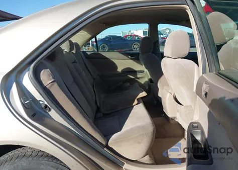 2005 Toyota Camry Le z USA, uszkodzony, nr VIN 4T1BE32K35U098804